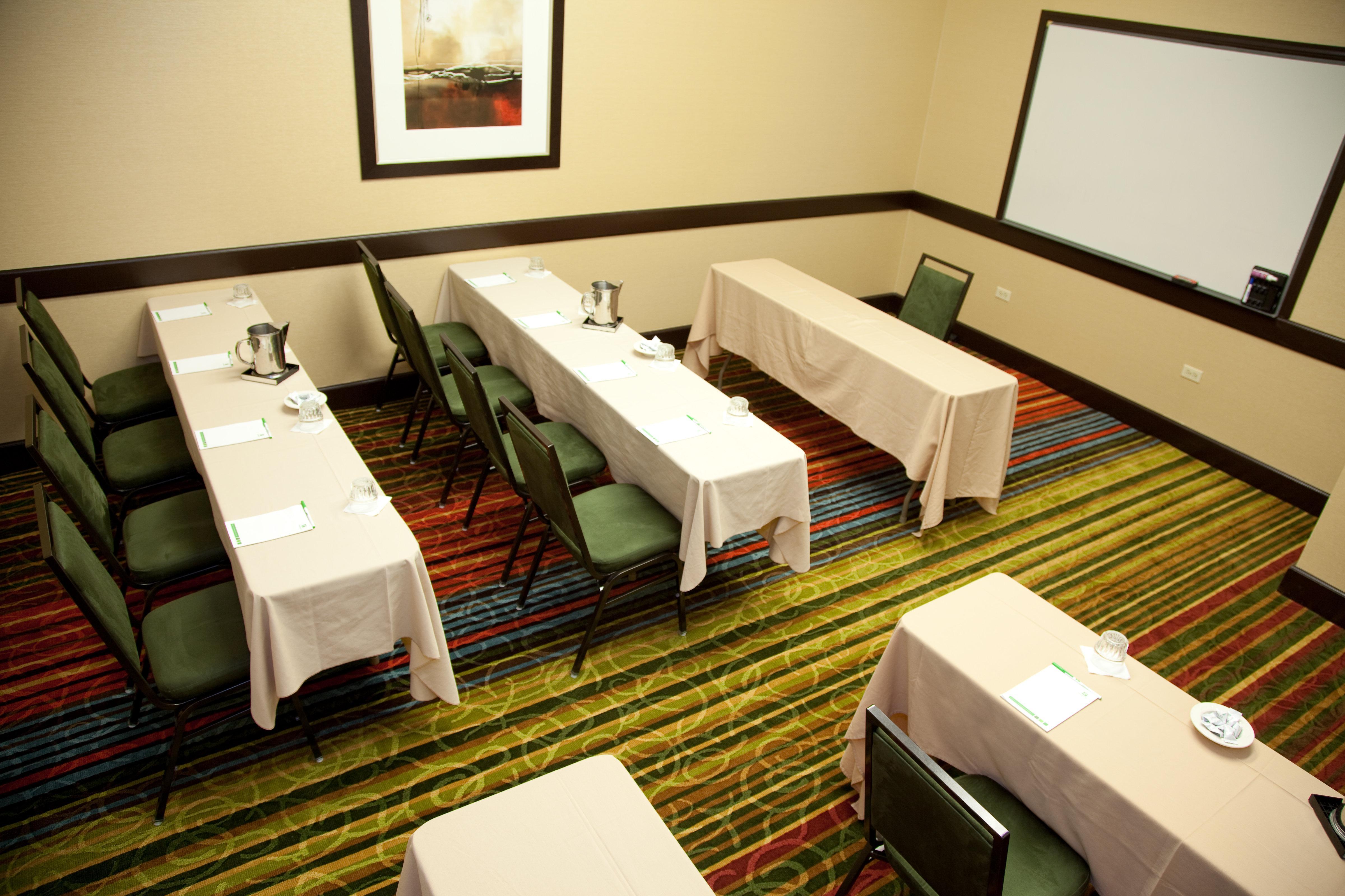 Holiday Inn Hotel & Suites Chicago Northwest - Elgin By Ihg Экстерьер фото